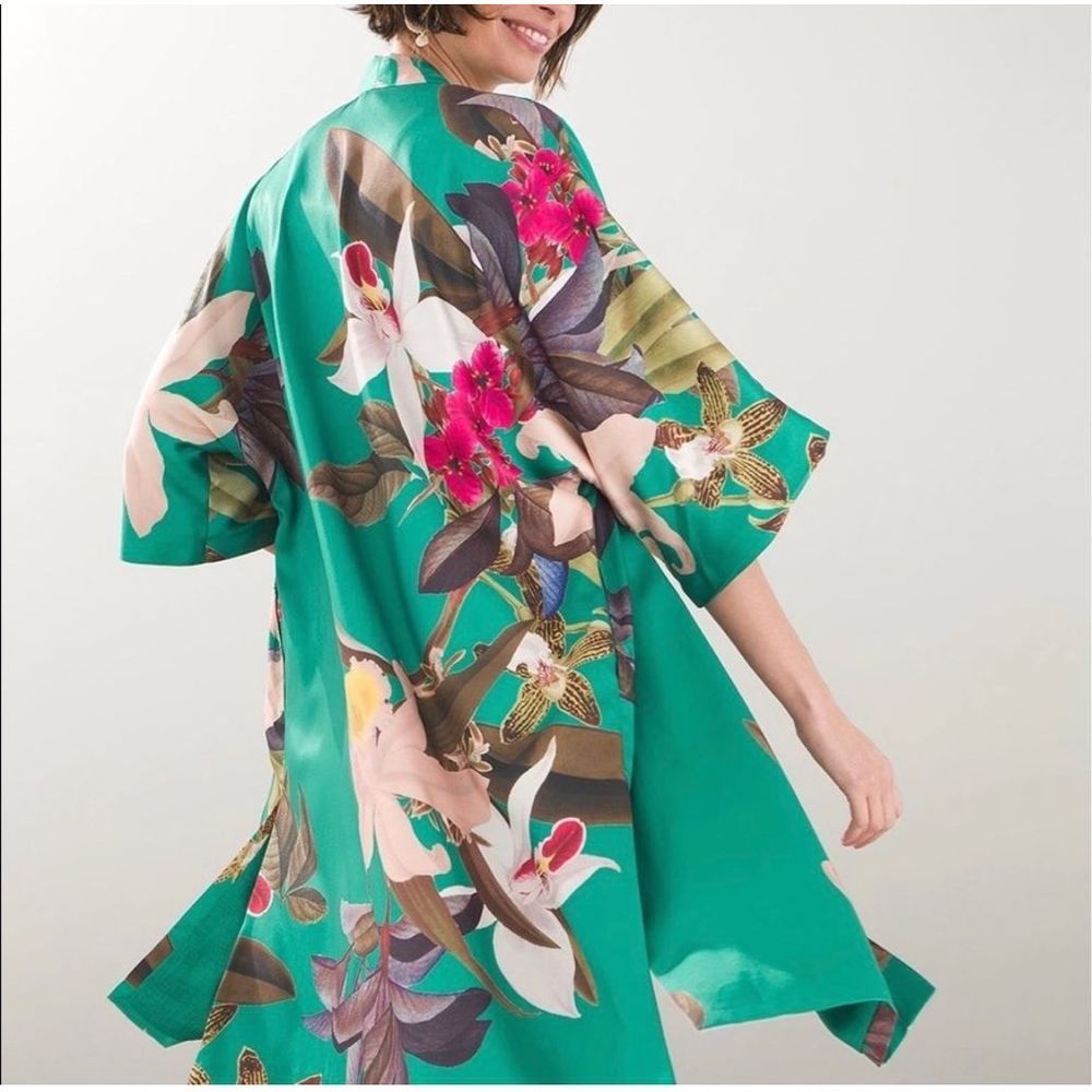 Chico’s Size Large/XL emerald green lined floral kimono duster